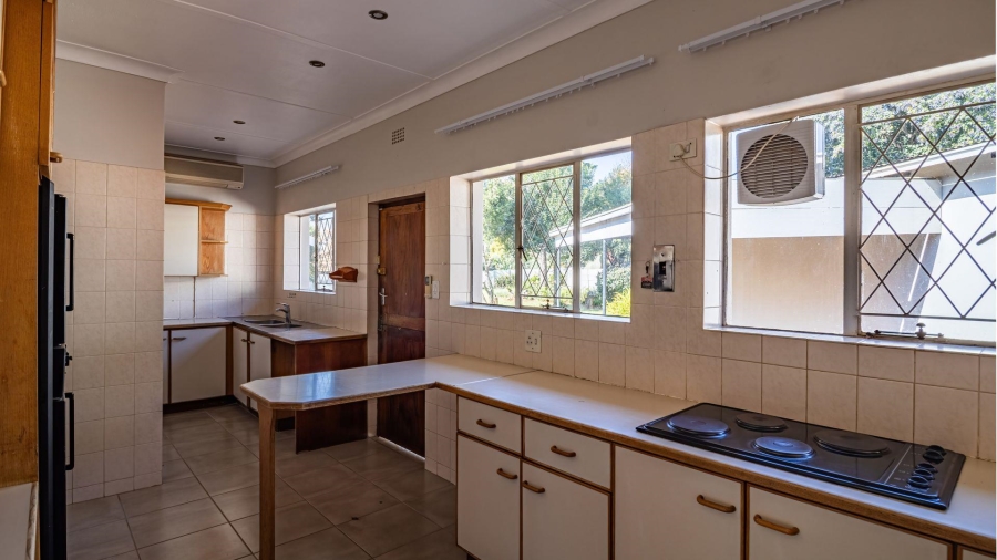 To Let 4 Bedroom Property for Rent in Fairland Gauteng