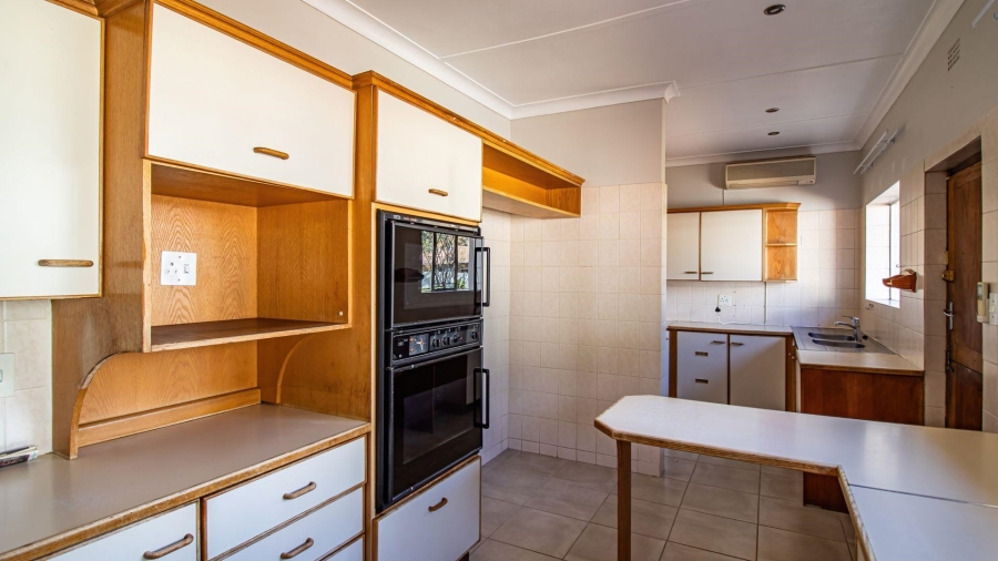 To Let 4 Bedroom Property for Rent in Fairland Gauteng