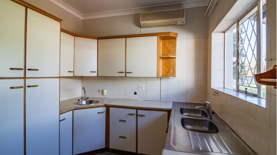 To Let 4 Bedroom Property for Rent in Fairland Gauteng