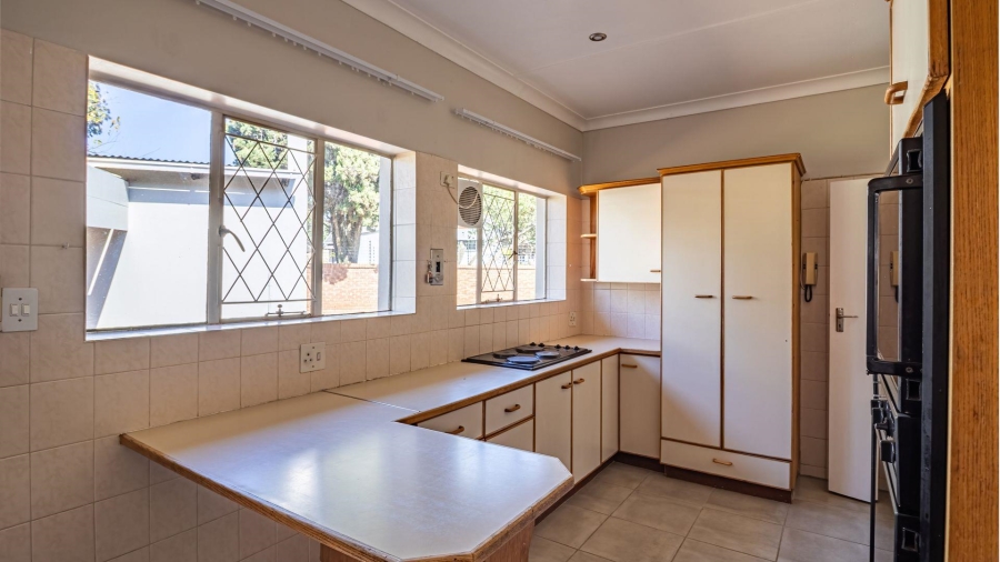 To Let 4 Bedroom Property for Rent in Fairland Gauteng