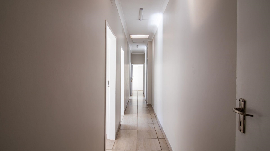 To Let 4 Bedroom Property for Rent in Fairland Gauteng