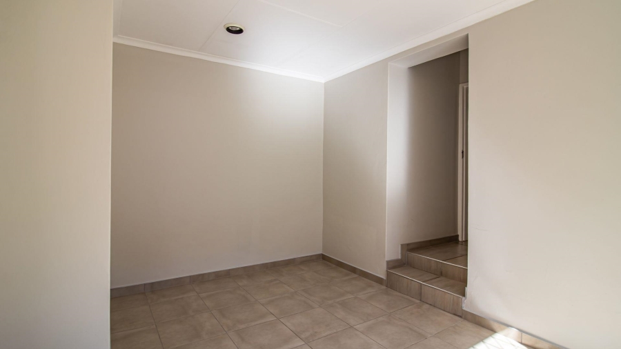 To Let 4 Bedroom Property for Rent in Fairland Gauteng