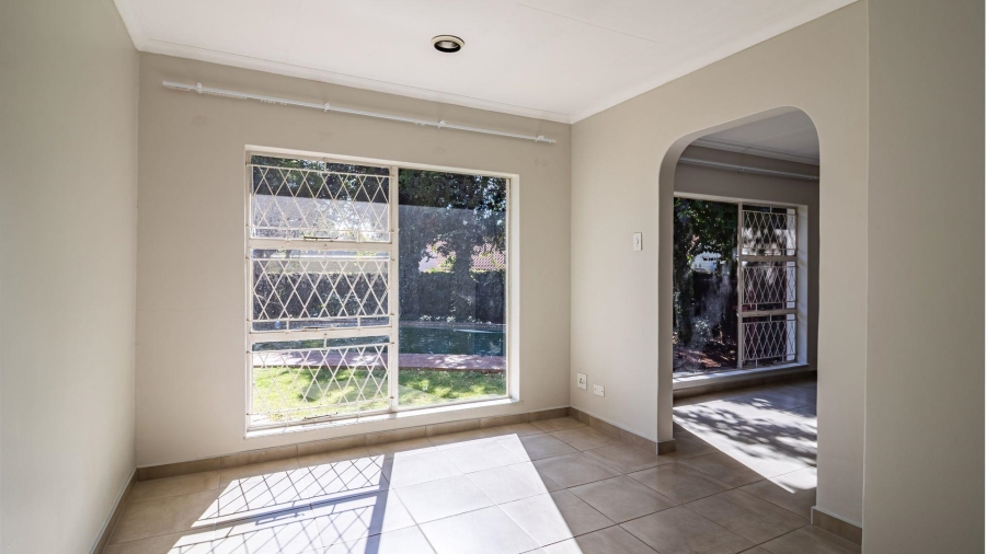 To Let 4 Bedroom Property for Rent in Fairland Gauteng