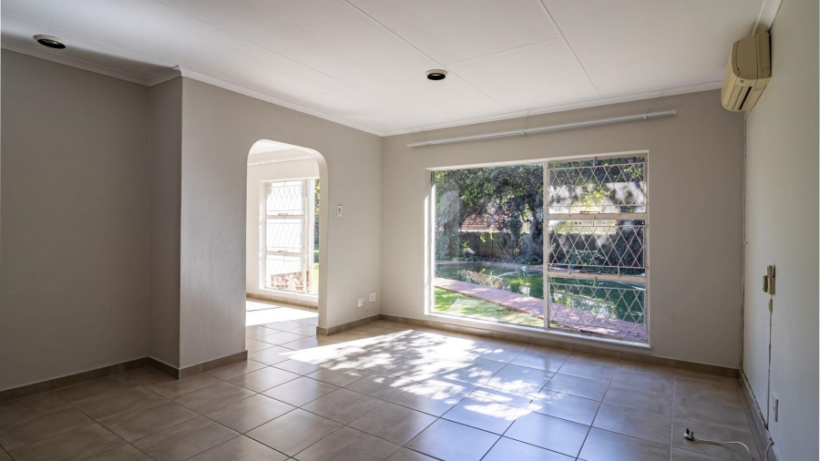 To Let 4 Bedroom Property for Rent in Fairland Gauteng