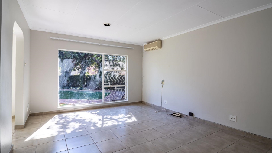 To Let 4 Bedroom Property for Rent in Fairland Gauteng