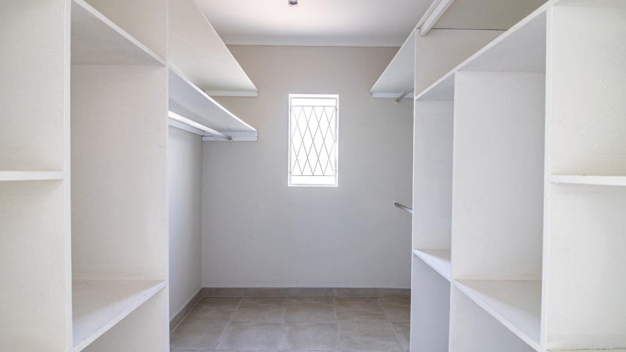 To Let 4 Bedroom Property for Rent in Fairland Gauteng