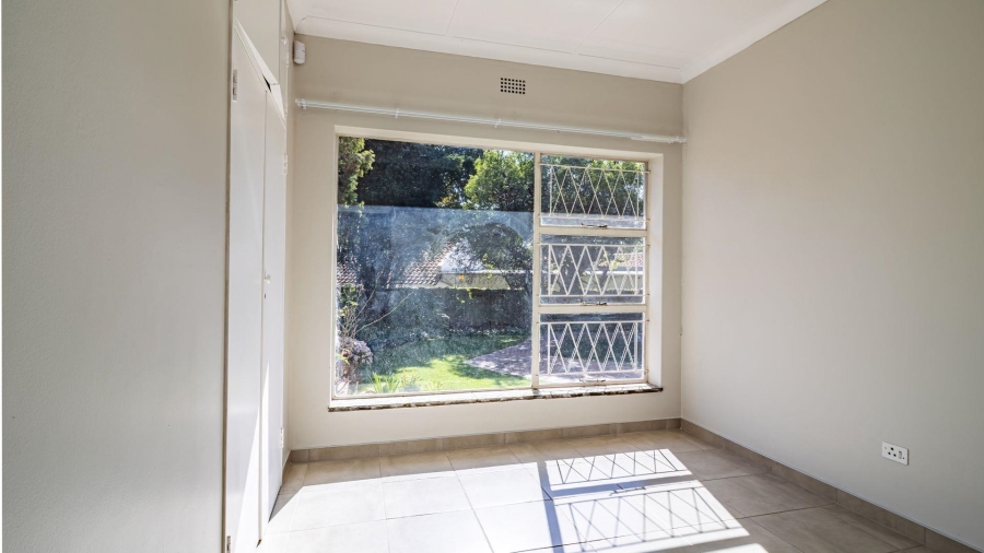 To Let 4 Bedroom Property for Rent in Fairland Gauteng