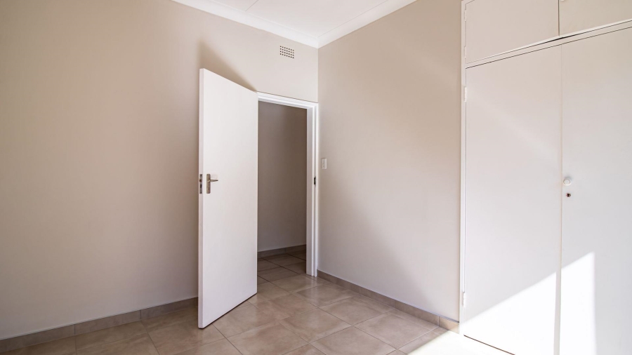 To Let 4 Bedroom Property for Rent in Fairland Gauteng