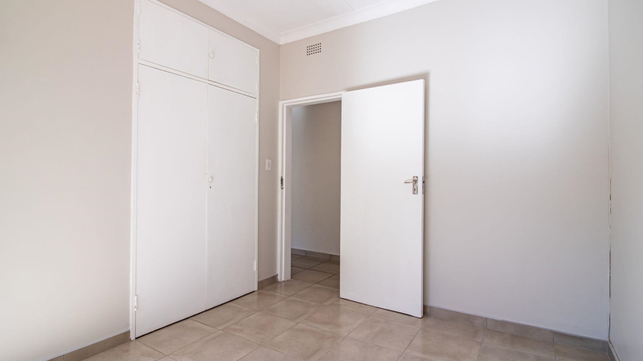 To Let 4 Bedroom Property for Rent in Fairland Gauteng