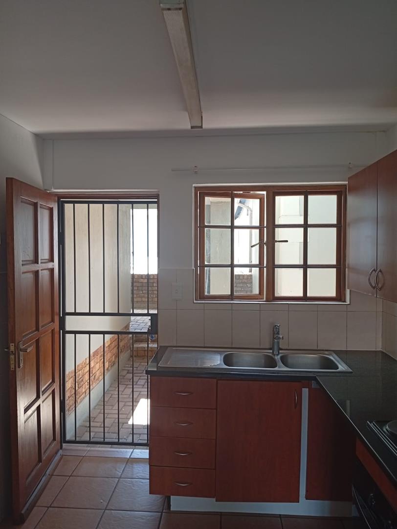 To Let 2 Bedroom Property for Rent in Olympus Gauteng