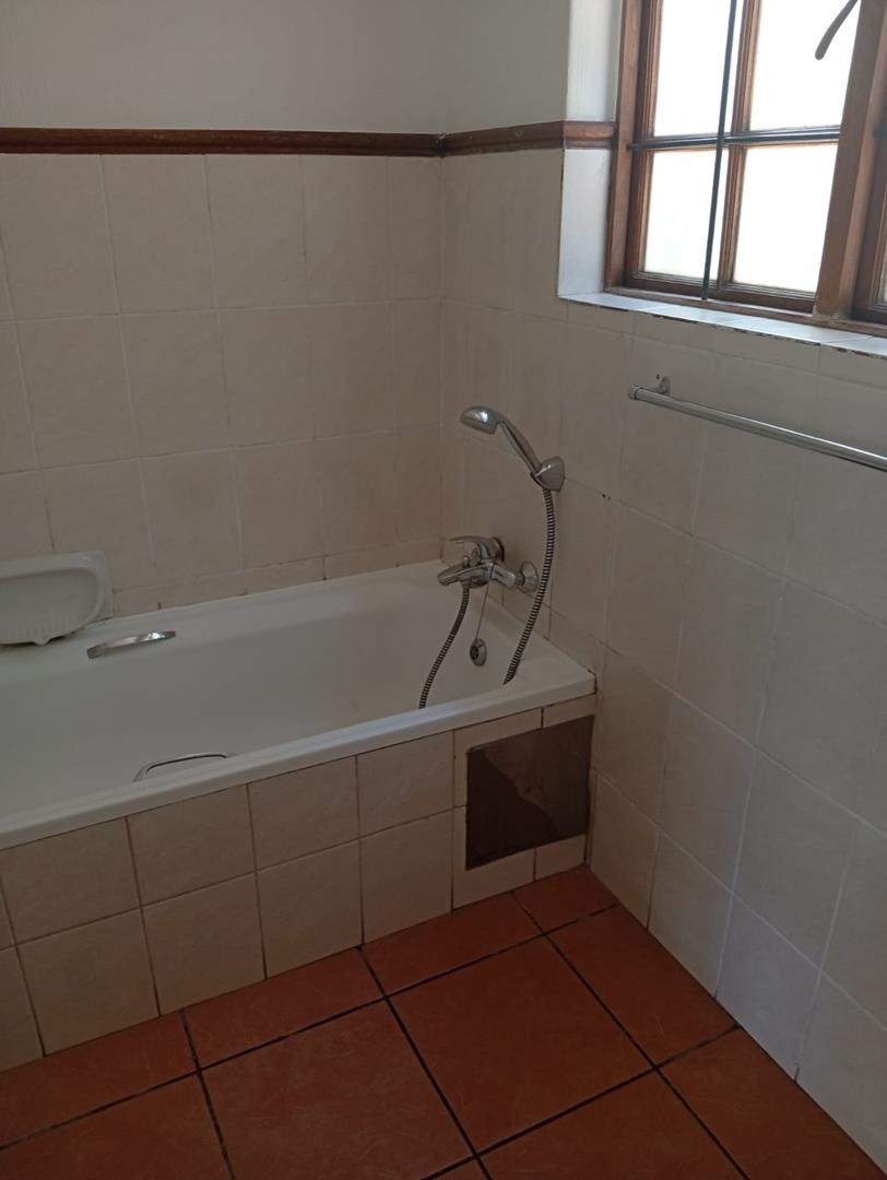 To Let 2 Bedroom Property for Rent in Olympus Gauteng