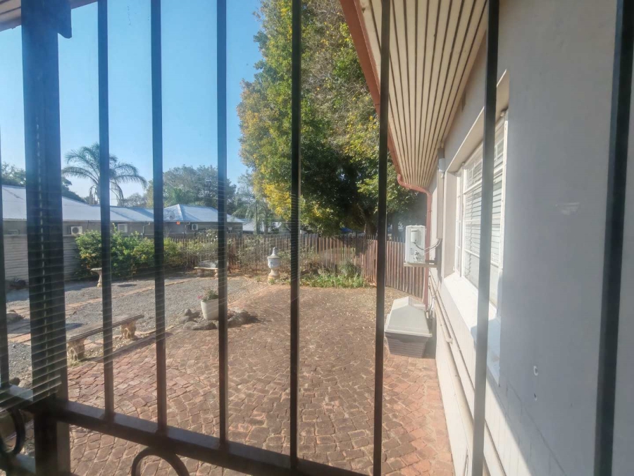 To Let Commercial Property for Rent in Lyttelton Manor Gauteng