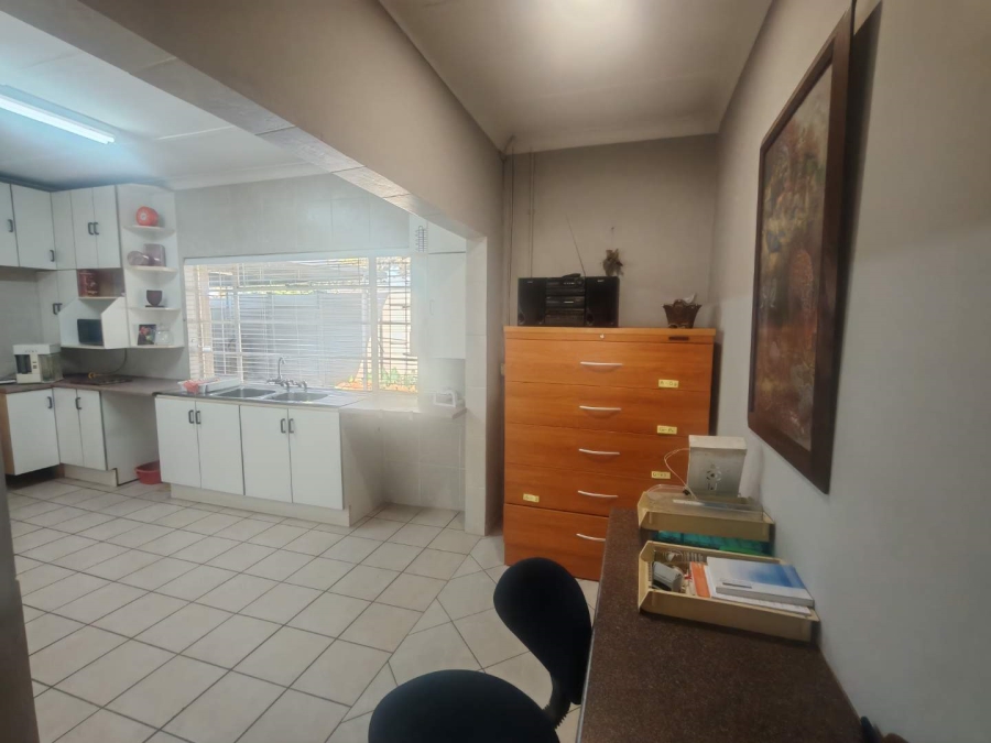To Let Commercial Property for Rent in Lyttelton Manor Gauteng