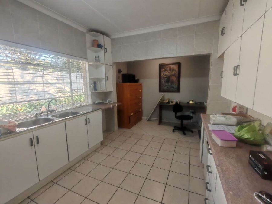 To Let Commercial Property for Rent in Lyttelton Manor Gauteng