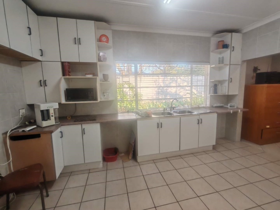To Let Commercial Property for Rent in Lyttelton Manor Gauteng
