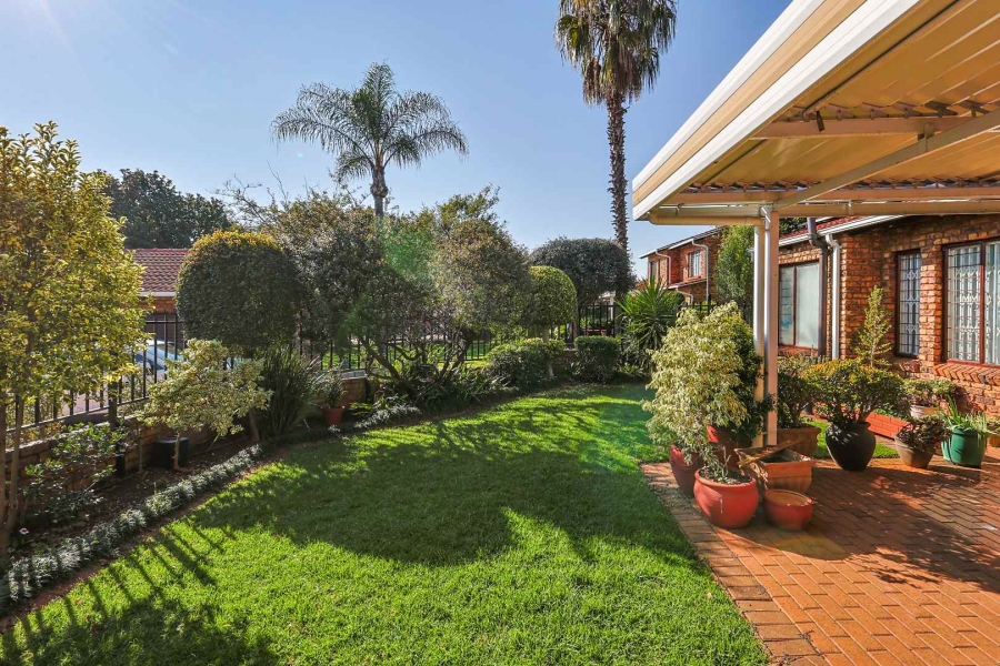 3 Bedroom Property for Sale in Faerie Glen Gauteng
