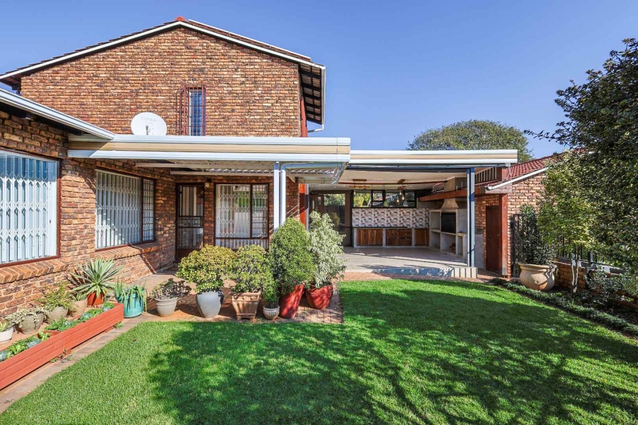 3 Bedroom Property for Sale in Faerie Glen Gauteng