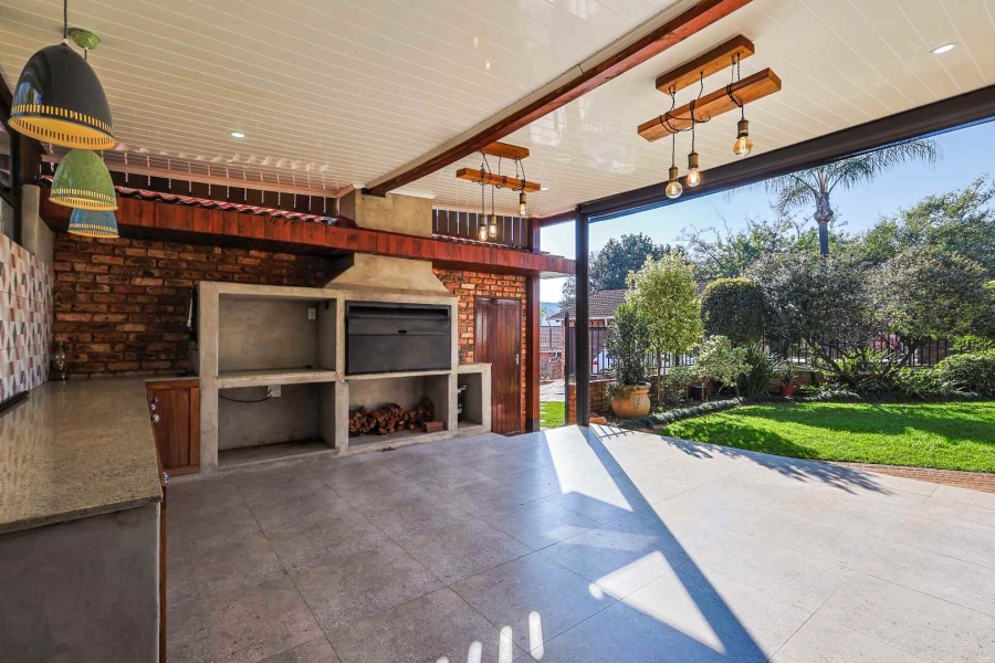 3 Bedroom Property for Sale in Faerie Glen Gauteng