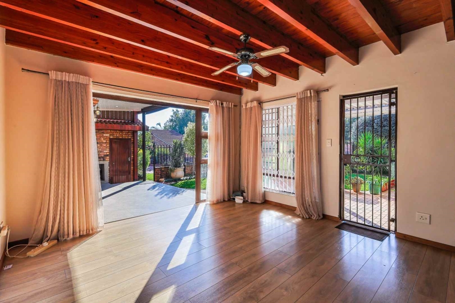 3 Bedroom Property for Sale in Faerie Glen Gauteng