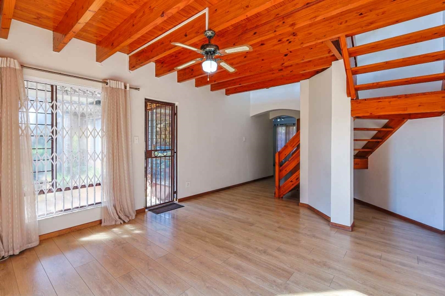 3 Bedroom Property for Sale in Faerie Glen Gauteng
