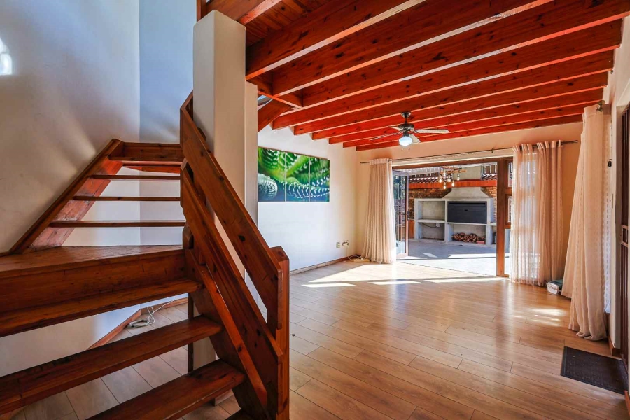 3 Bedroom Property for Sale in Faerie Glen Gauteng