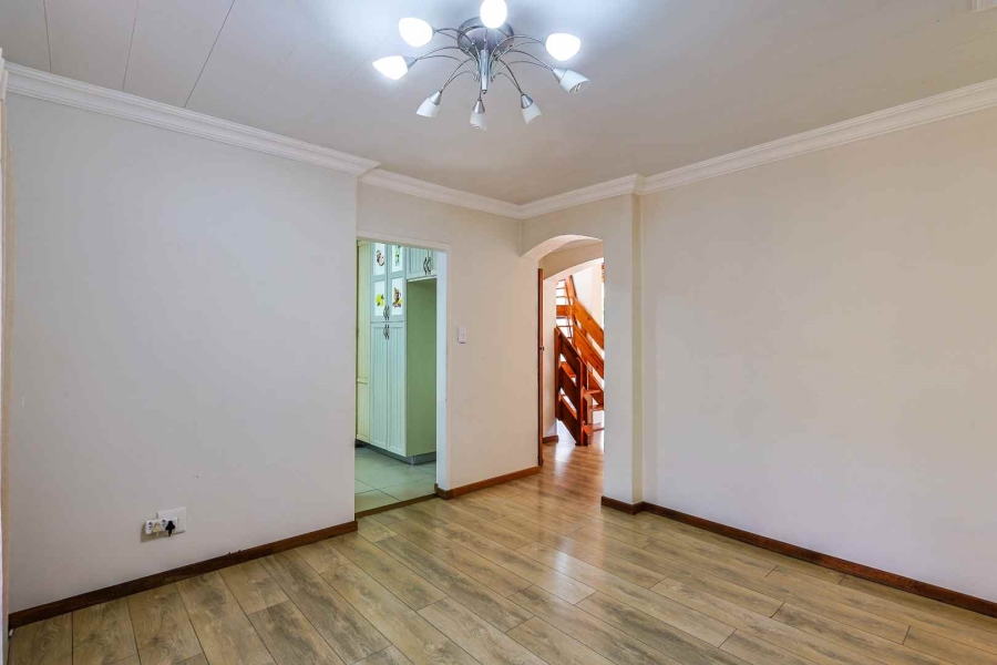 3 Bedroom Property for Sale in Faerie Glen Gauteng
