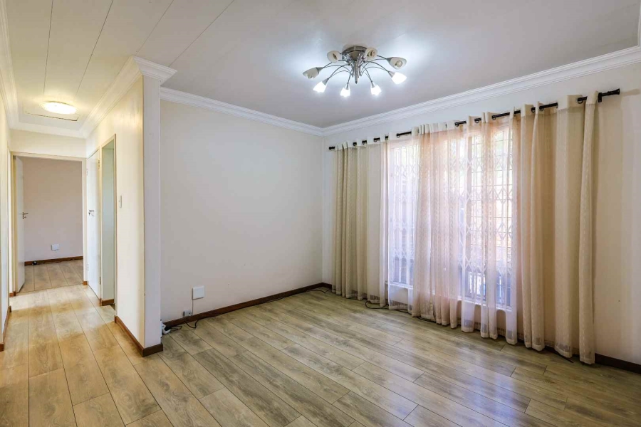 3 Bedroom Property for Sale in Faerie Glen Gauteng