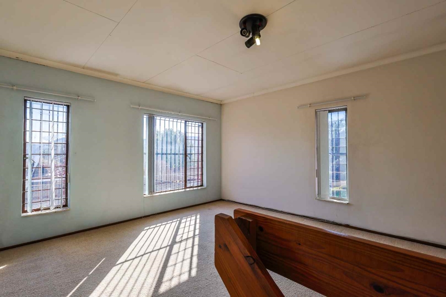 3 Bedroom Property for Sale in Faerie Glen Gauteng