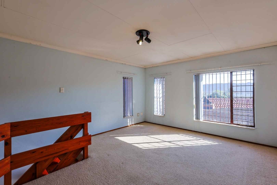 3 Bedroom Property for Sale in Faerie Glen Gauteng