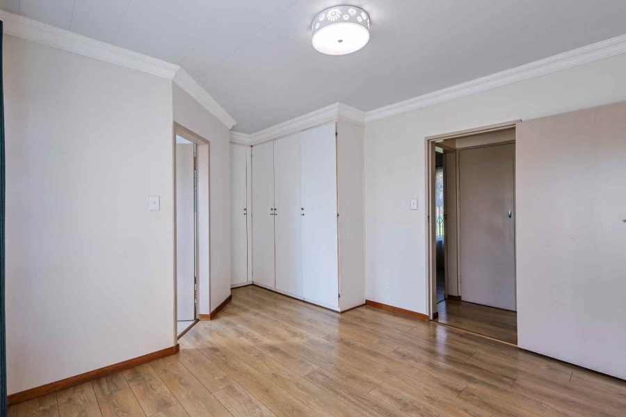 3 Bedroom Property for Sale in Faerie Glen Gauteng