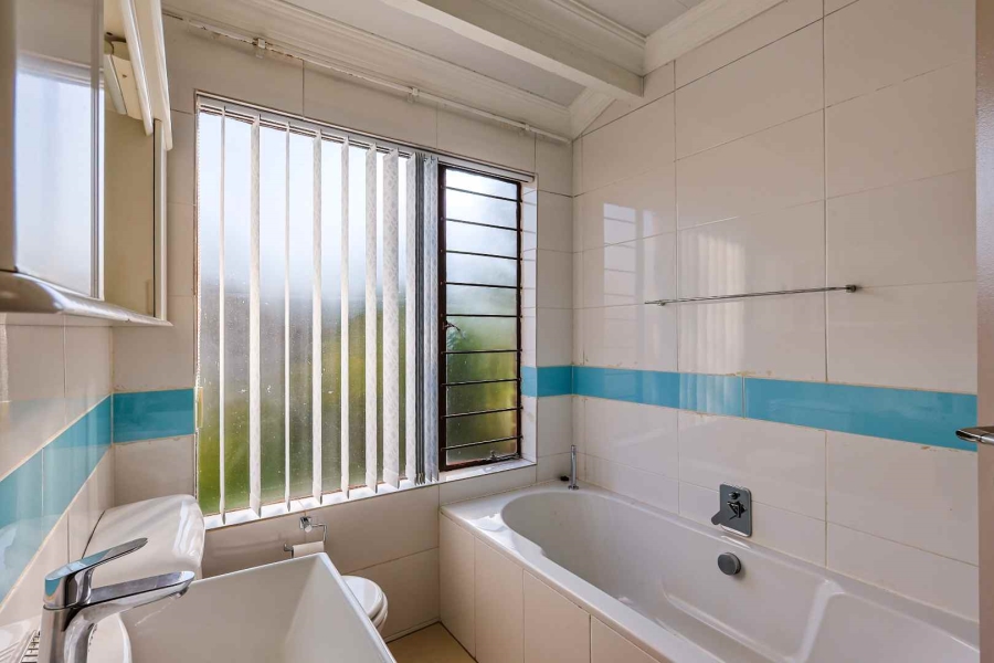 3 Bedroom Property for Sale in Faerie Glen Gauteng