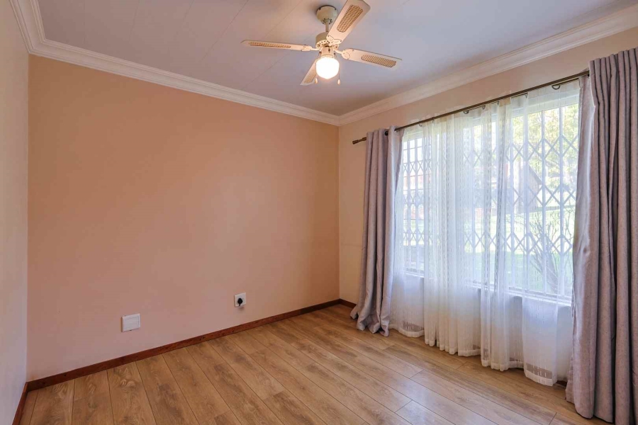 3 Bedroom Property for Sale in Faerie Glen Gauteng