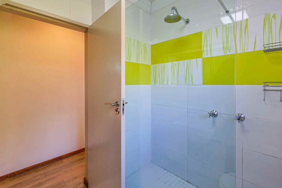 3 Bedroom Property for Sale in Faerie Glen Gauteng