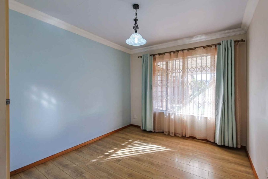 3 Bedroom Property for Sale in Faerie Glen Gauteng