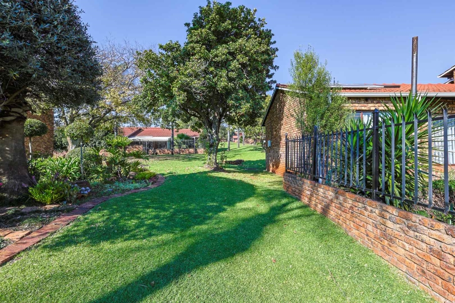 3 Bedroom Property for Sale in Faerie Glen Gauteng