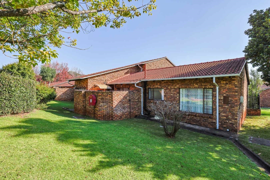 3 Bedroom Property for Sale in Faerie Glen Gauteng