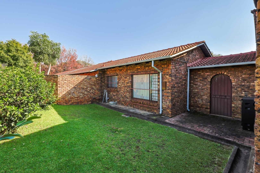 3 Bedroom Property for Sale in Faerie Glen Gauteng