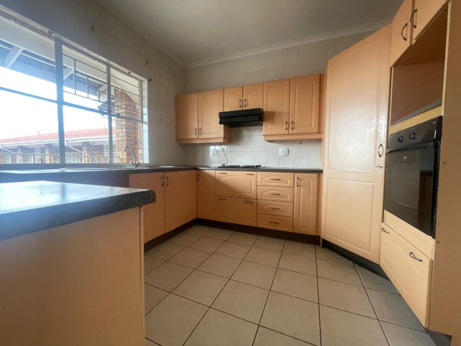 2 Bedroom Property for Sale in Edleen Gauteng