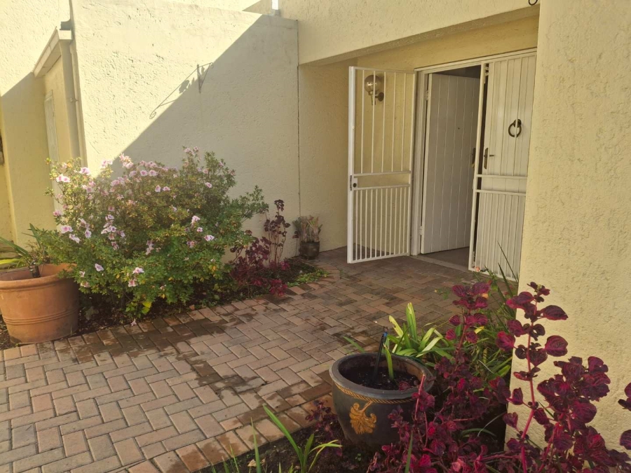2 Bedroom Property for Sale in Morningside Gauteng