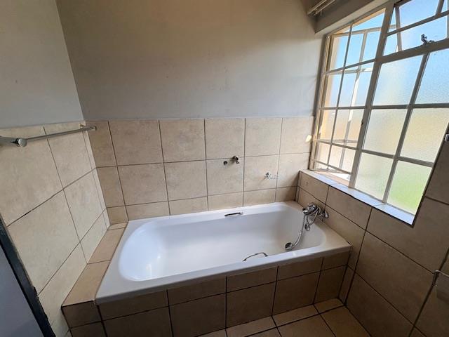 2 Bedroom Property for Sale in Sherwood Gardens Gauteng