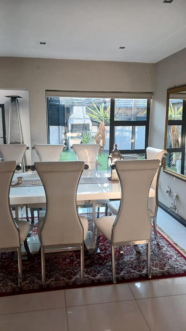 4 Bedroom Property for Sale in Dewald Hattingh Park Gauteng