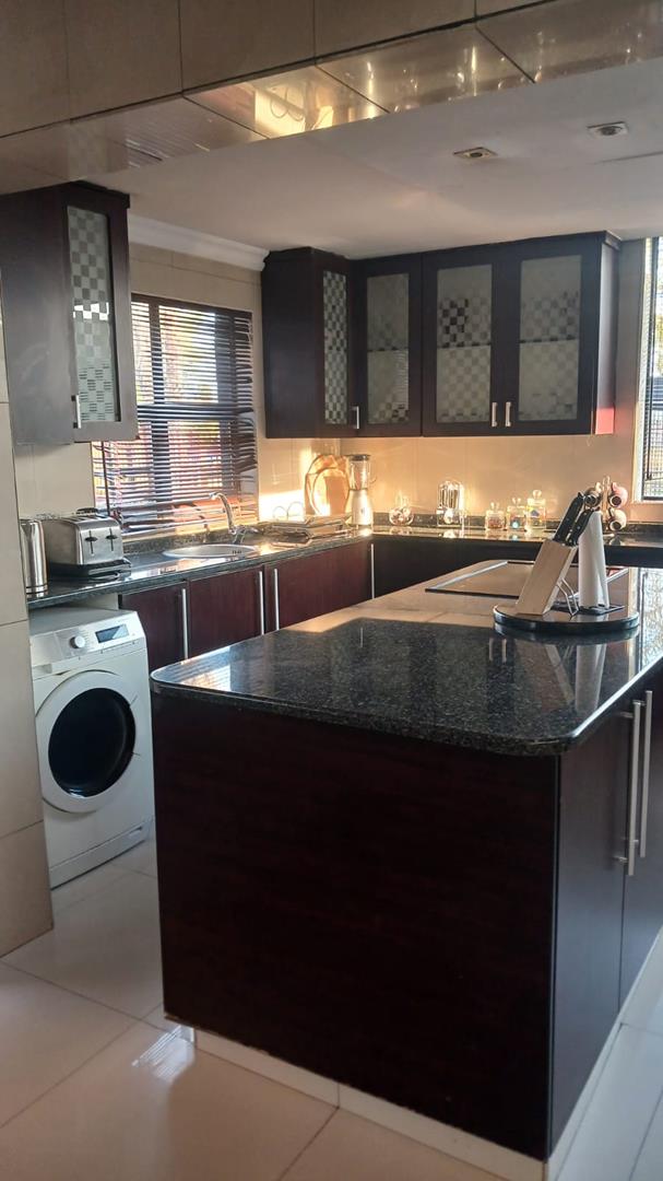 4 Bedroom Property for Sale in Dewald Hattingh Park Gauteng