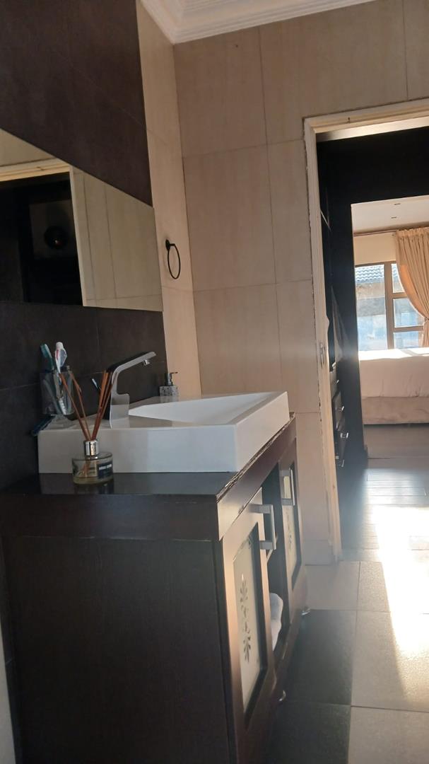 4 Bedroom Property for Sale in Dewald Hattingh Park Gauteng