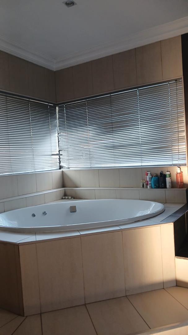 4 Bedroom Property for Sale in Dewald Hattingh Park Gauteng