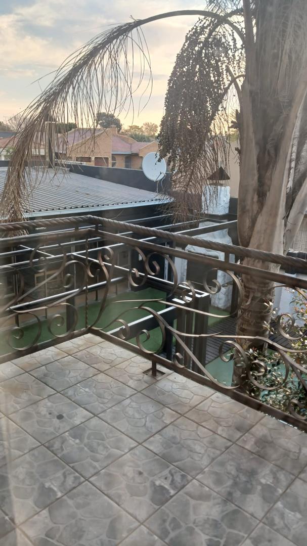 4 Bedroom Property for Sale in Dewald Hattingh Park Gauteng
