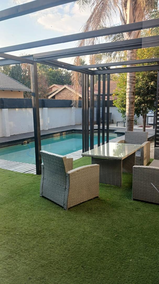 4 Bedroom Property for Sale in Dewald Hattingh Park Gauteng