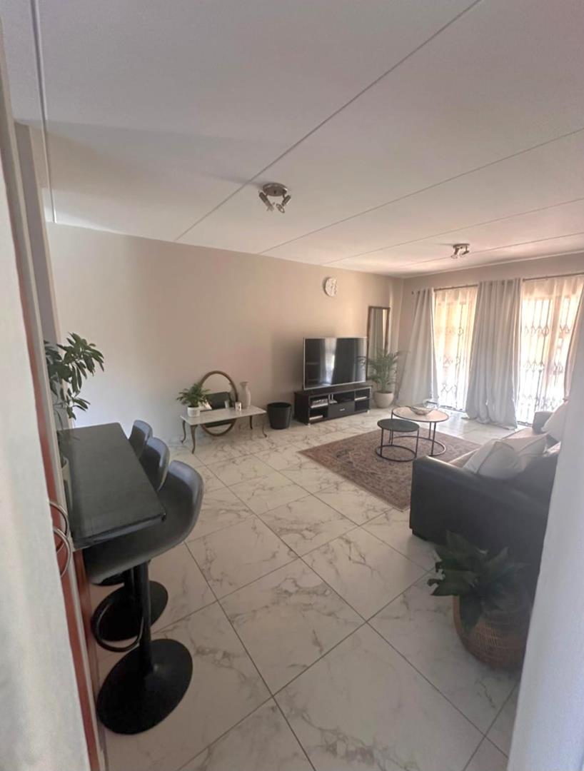 2 Bedroom Property for Sale in Sonneveld Gauteng