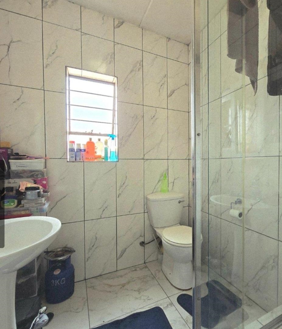 2 Bedroom Property for Sale in Sonneveld Gauteng
