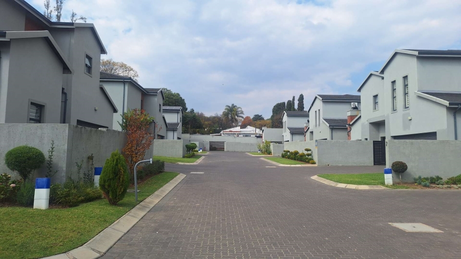 To Let 3 Bedroom Property for Rent in Ferndale Gauteng