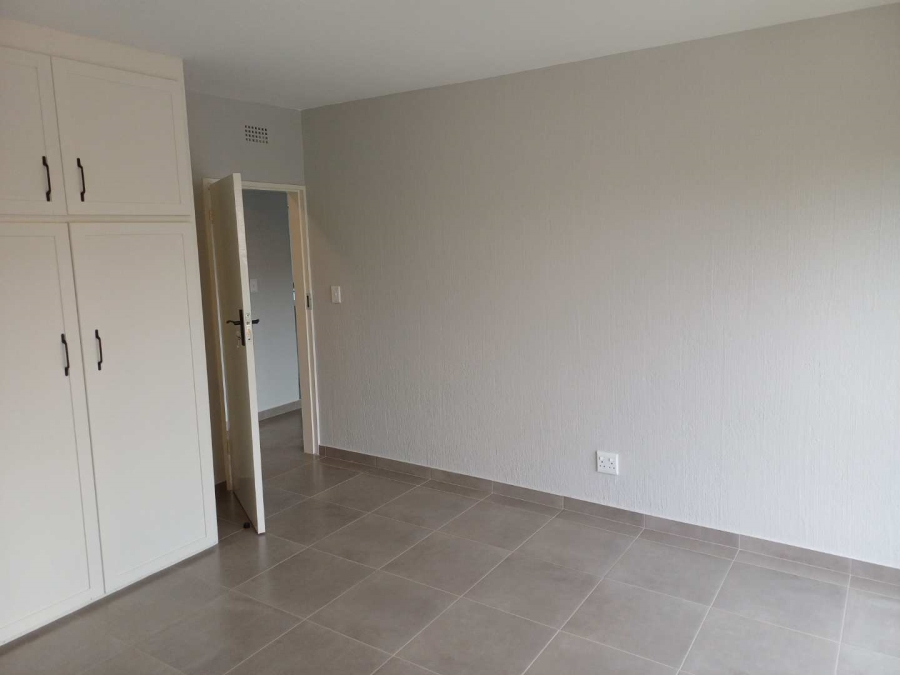 1 Bedroom Property for Sale in Kloofendal Gauteng